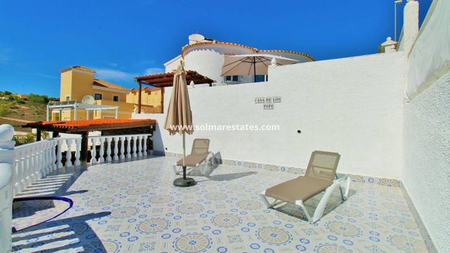 4 sovrum Villa till salu i Villamartin, Orihuela med pool garage - 379 995 € (Ref: 10111852)
