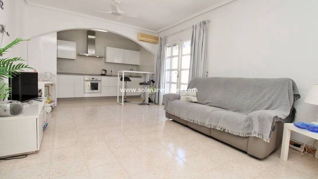 4 sovrum Villa till salu i Villamartin, Orihuela med pool garage - 379 995 € (Ref: 10111852)