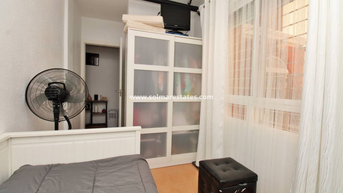 3 sovrum Radhus till salu i Villamartin med pool garage - 199 950 € (Ref: 10111854)