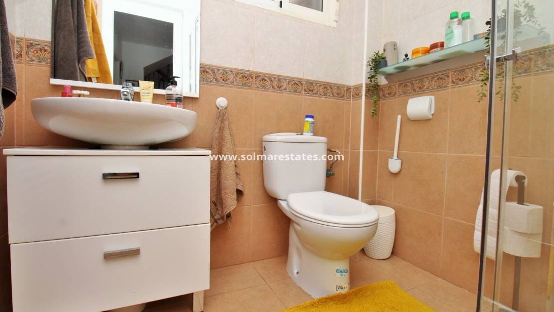 3 sovrum Radhus till salu i Villamartin med pool garage - 199 950 € (Ref: 10111854)
