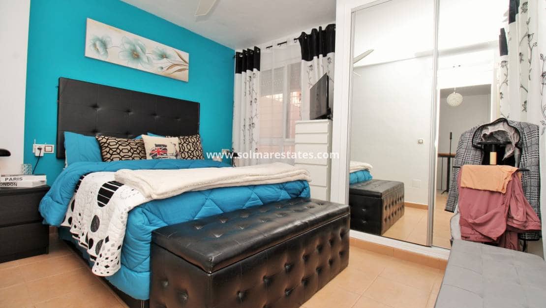 3 sovrum Radhus till salu i Villamartin med pool garage - 199 950 € (Ref: 10111854)