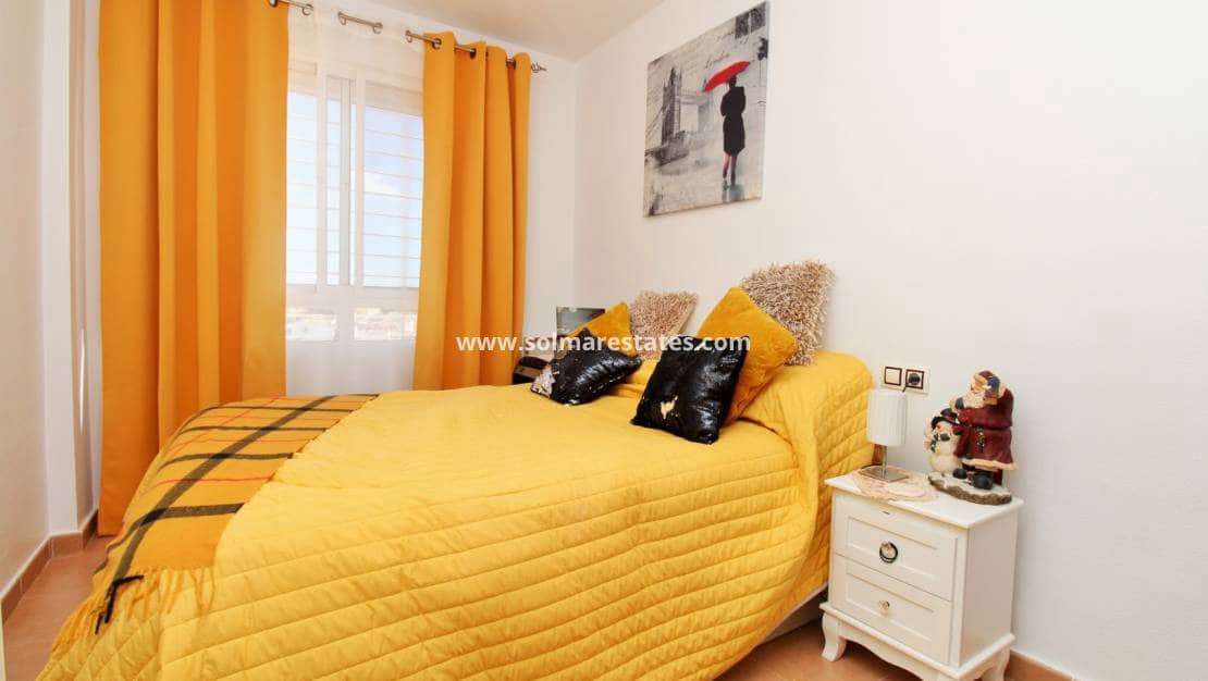 3 sovrum Radhus till salu i Villamartin med pool garage - 199 950 € (Ref: 10111854)