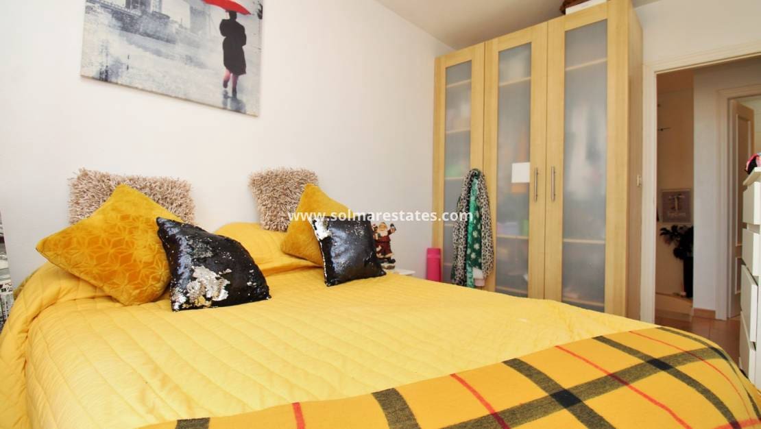 3 sovrum Radhus till salu i Villamartin med pool garage - 199 950 € (Ref: 10111854)