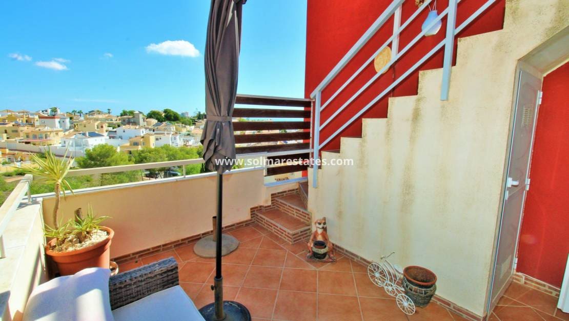3 sovrum Radhus till salu i Villamartin med pool garage - 199 950 € (Ref: 10111854)