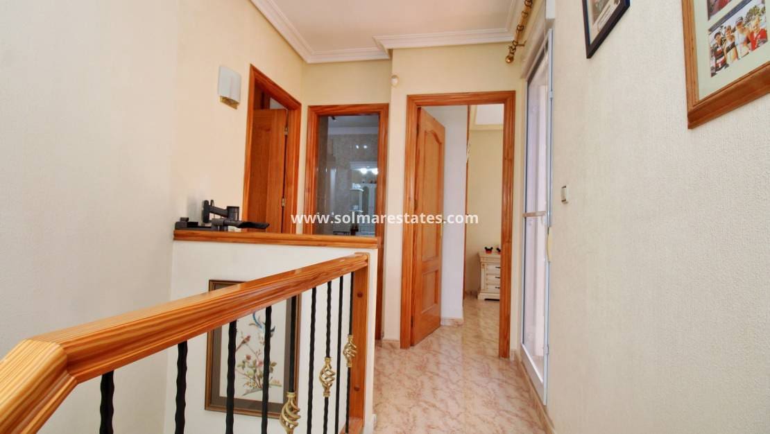 3 Zimmer Reihenhaus zu verkaufen in Villamartin mit Pool Garage - 229.950 € (Ref: 10111855)
