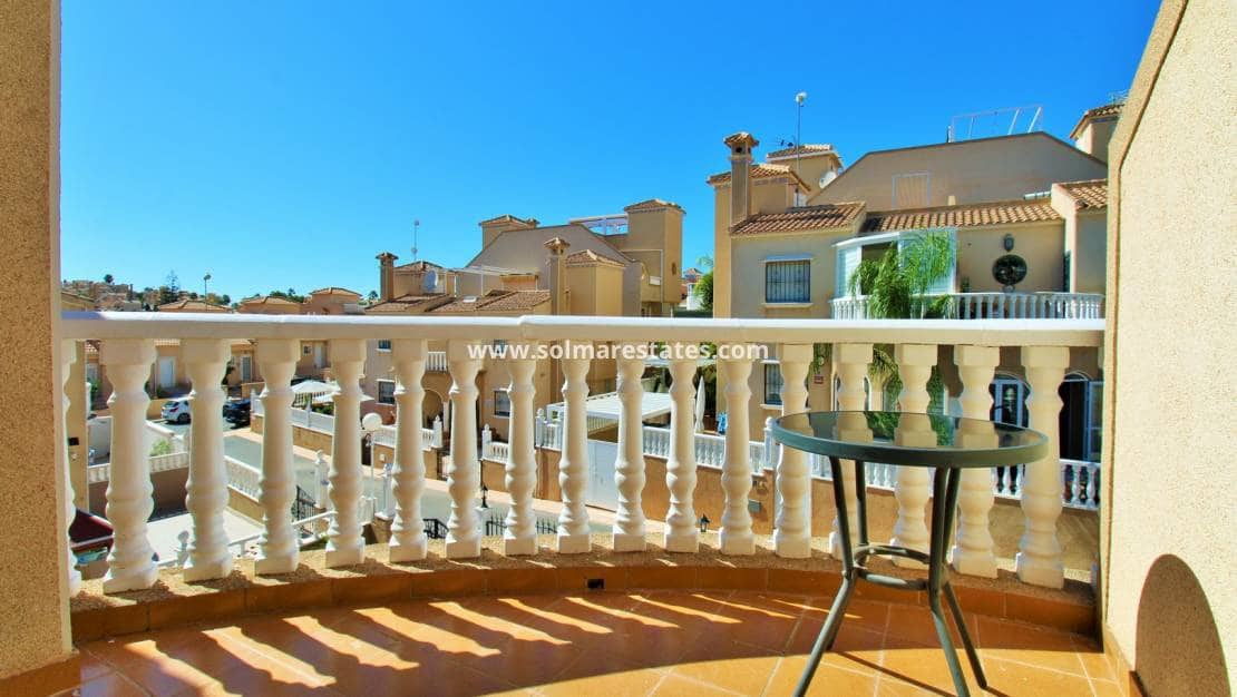 3 Zimmer Reihenhaus zu verkaufen in Villamartin mit Pool Garage - 229.950 € (Ref: 10111855)