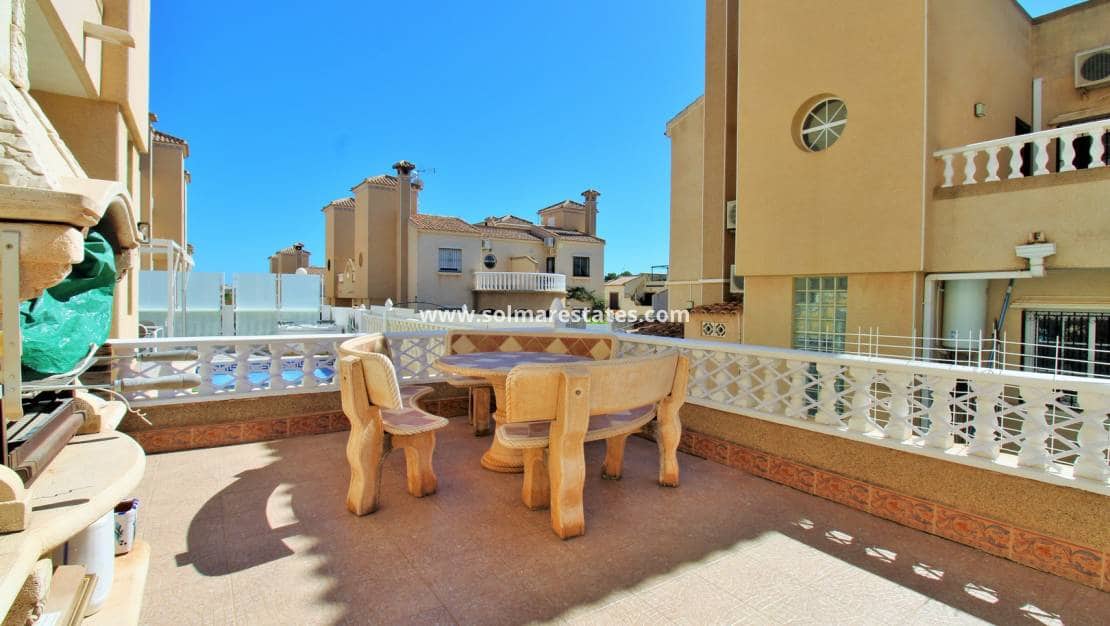 3 Zimmer Reihenhaus zu verkaufen in Villamartin mit Pool Garage - 229.950 € (Ref: 10111855)