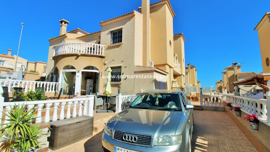 3 Zimmer Reihenhaus zu verkaufen in Villamartin mit Pool Garage - 229.950 € (Ref: 10111855)