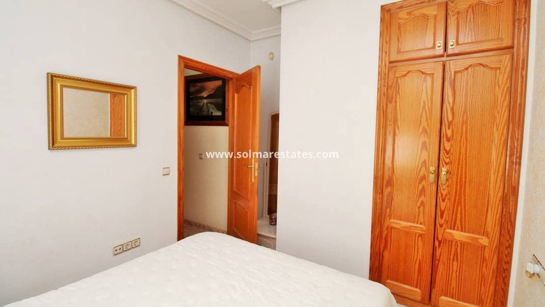 3 Zimmer Reihenhaus zu verkaufen in Villamartin mit Pool Garage - 229.950 € (Ref: 10111855)