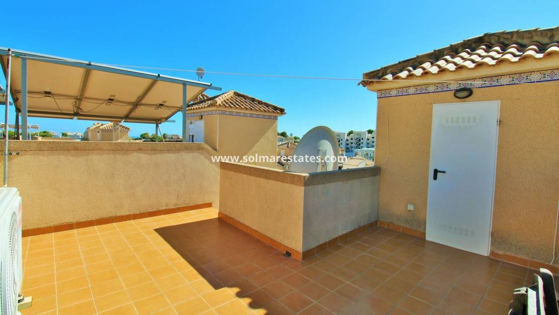 3 Zimmer Reihenhaus zu verkaufen in Villamartin mit Pool Garage - 229.950 € (Ref: 10111855)