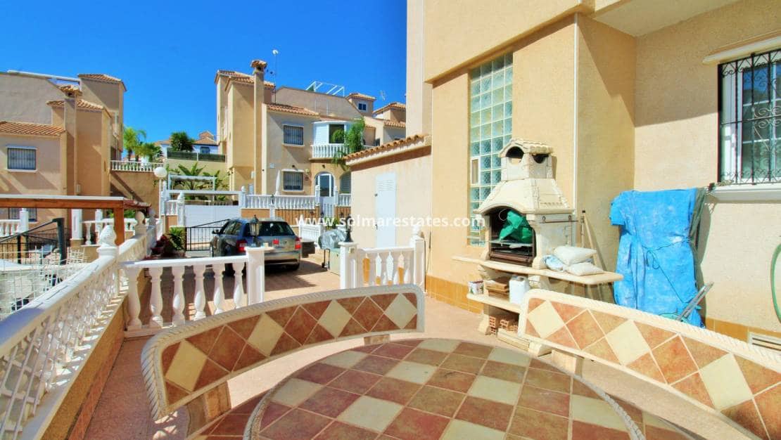 3 Zimmer Reihenhaus zu verkaufen in Villamartin mit Pool Garage - 229.950 € (Ref: 10111855)