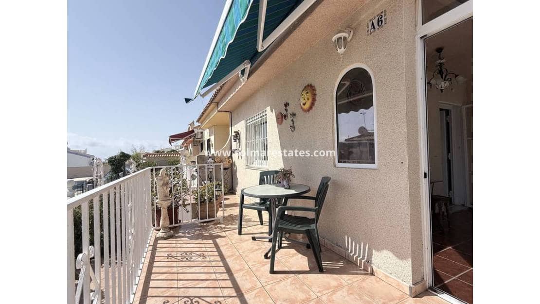 2 Zimmer Reihenhaus zu verkaufen in La Florida mit Pool Garage - 189.900 € (Ref: 10113270)