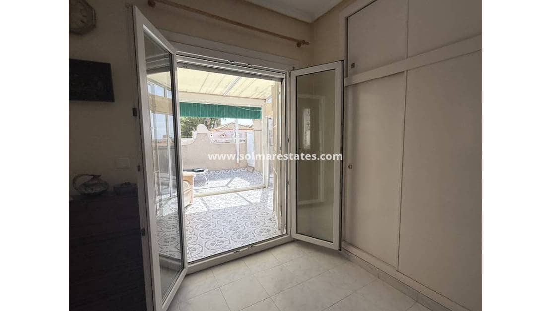 2 Zimmer Reihenhaus zu verkaufen in La Florida mit Pool Garage - 189.900 € (Ref: 10113270)