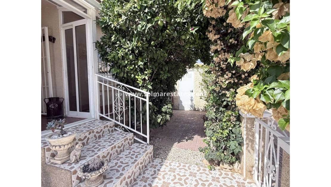 2 Zimmer Reihenhaus zu verkaufen in La Florida mit Pool Garage - 189.900 € (Ref: 10113270)