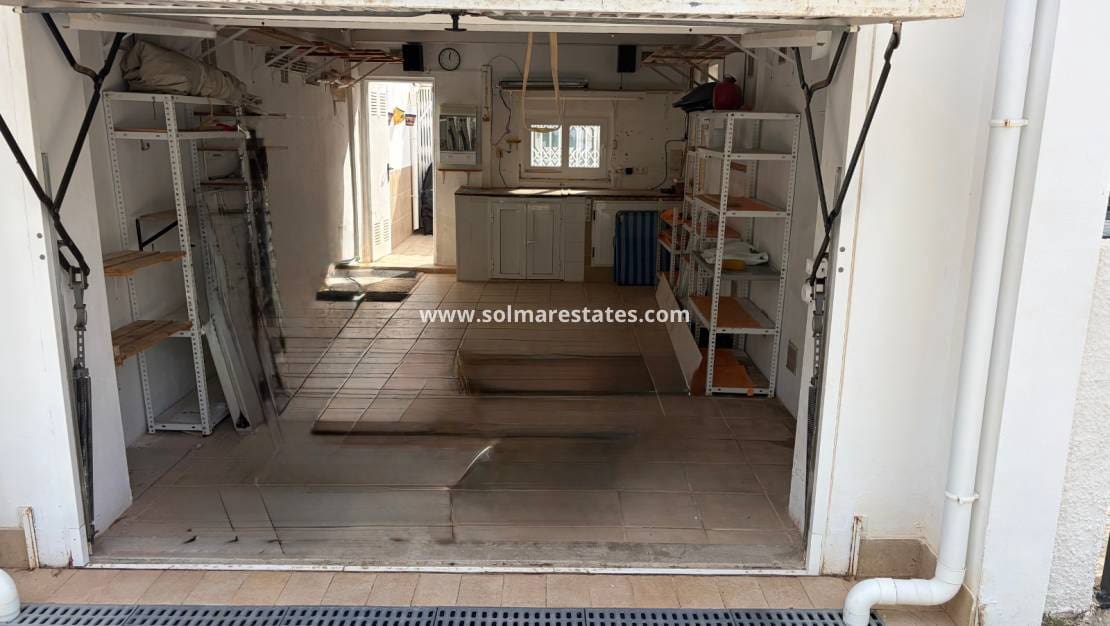 3 slaapkamer Huis te koop in La Zenia met garage - € 329.950 (Ref: 10120761)