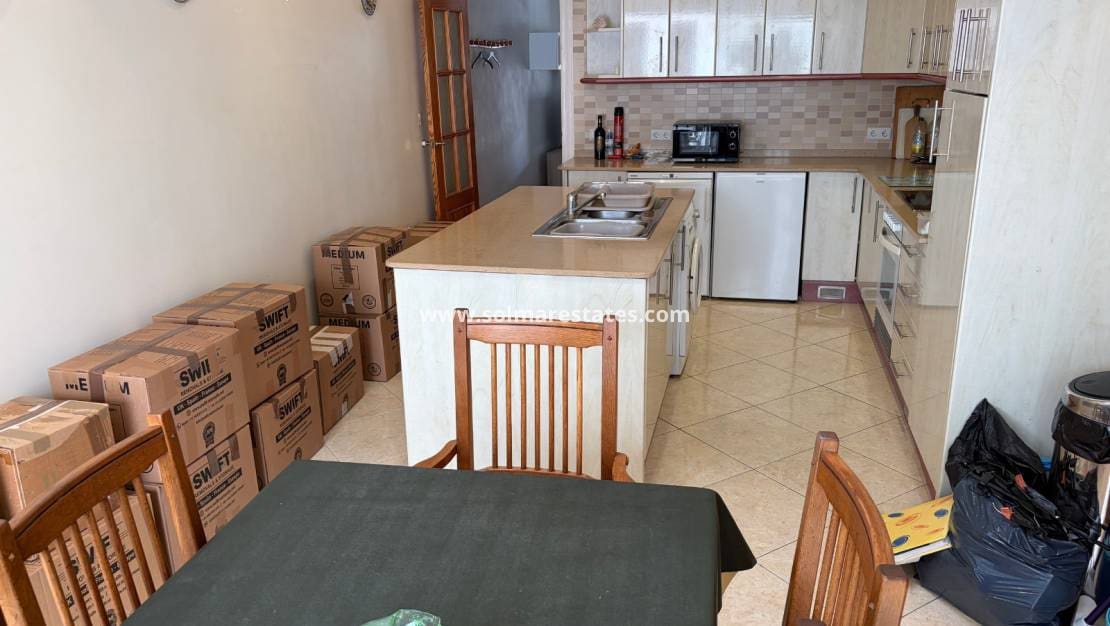 3 slaapkamer Huis te koop in La Zenia met garage - € 329.950 (Ref: 10120761)