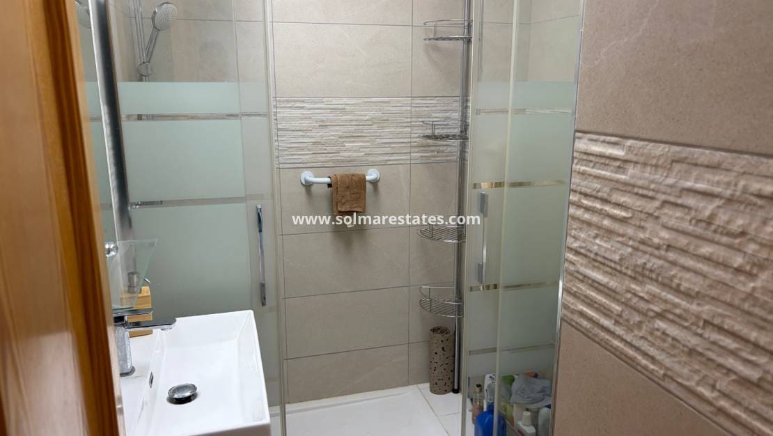 3 slaapkamer Huis te koop in La Zenia met garage - € 329.950 (Ref: 10120761)