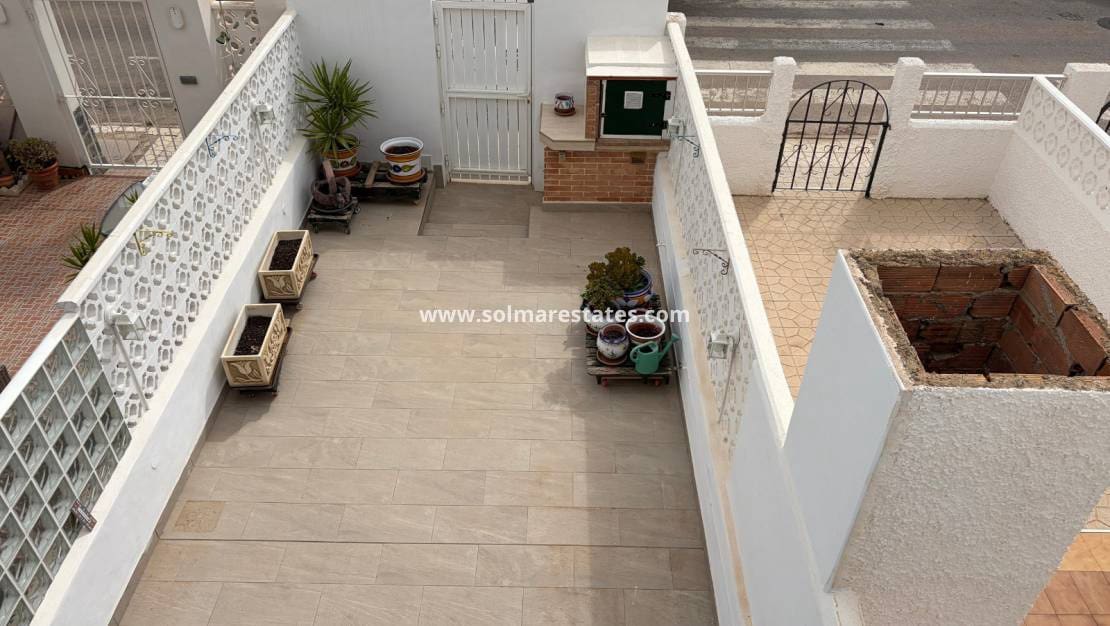 3 slaapkamer Huis te koop in La Zenia met garage - € 329.950 (Ref: 10120761)