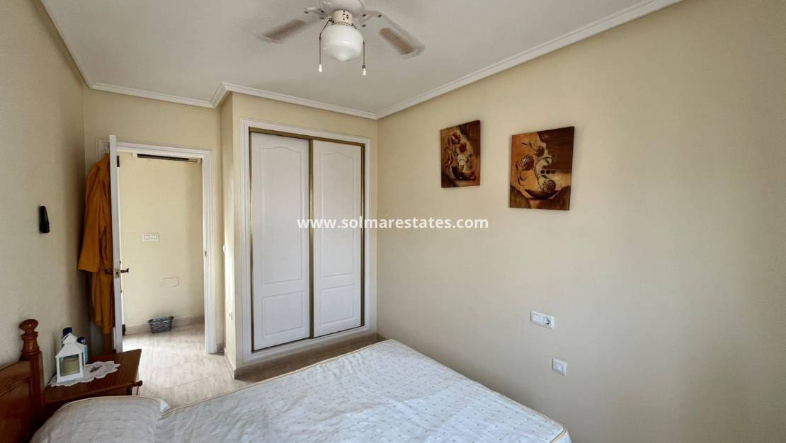 3 sovrum Semi-fristående Villa till salu i Villamartin med pool - 224 950 € (Ref: 10120887)