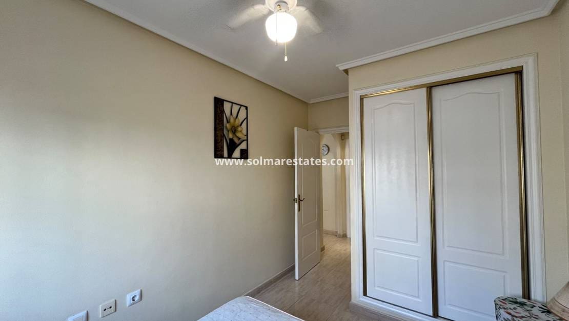 3 sovrum Semi-fristående Villa till salu i Villamartin med pool - 224 950 € (Ref: 10120887)