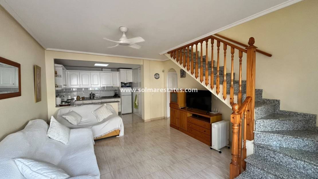 3 sovrum Semi-fristående Villa till salu i Villamartin med pool - 224 950 € (Ref: 10120887)