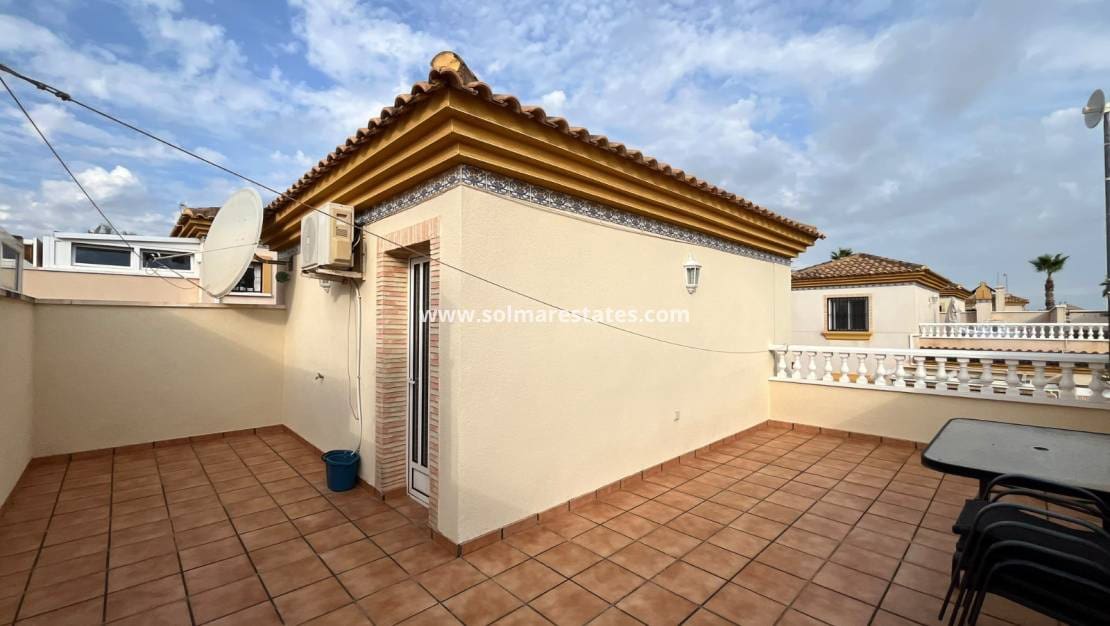 3 sovrum Semi-fristående Villa till salu i Villamartin med pool - 224 950 € (Ref: 10120887)