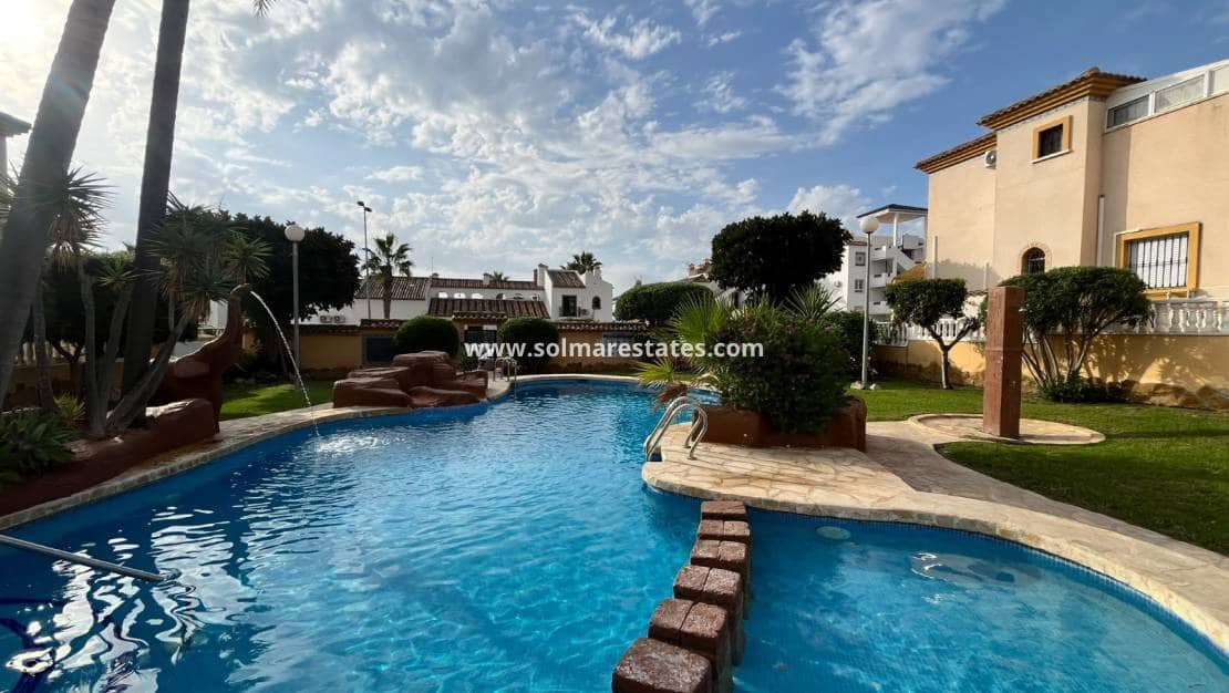 3 sovrum Semi-fristående Villa till salu i Villamartin med pool - 224 950 € (Ref: 10120887)