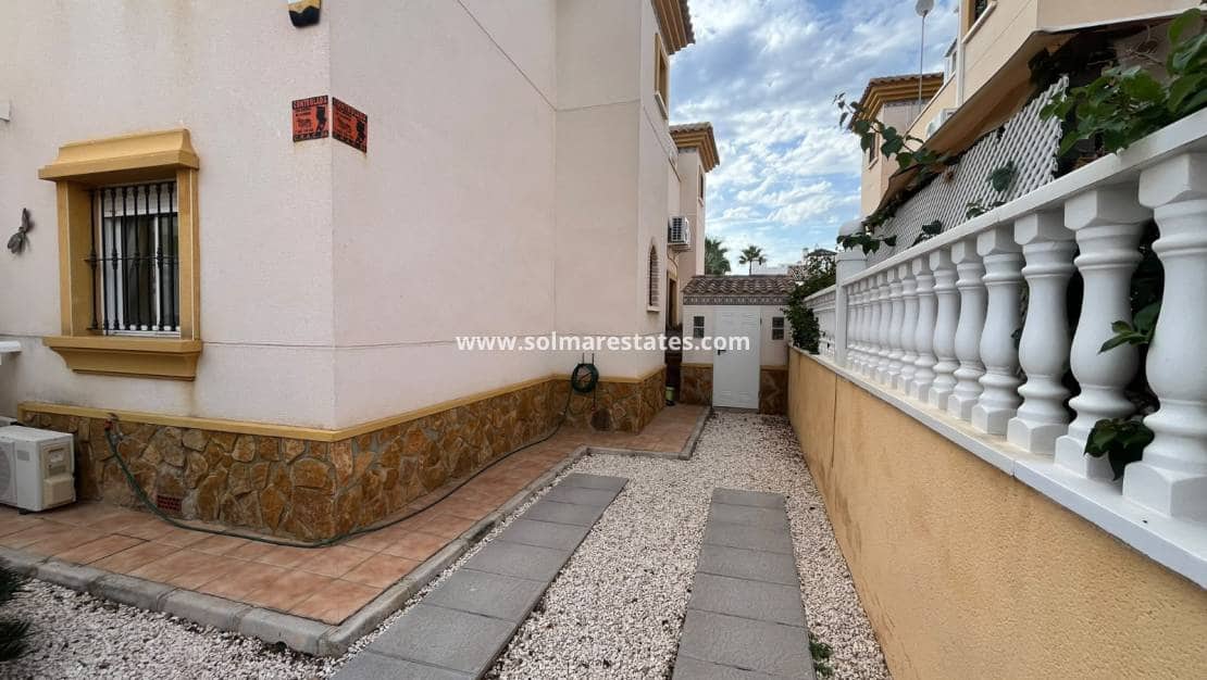 3 sovrum Semi-fristående Villa till salu i Villamartin med pool - 224 950 € (Ref: 10120887)