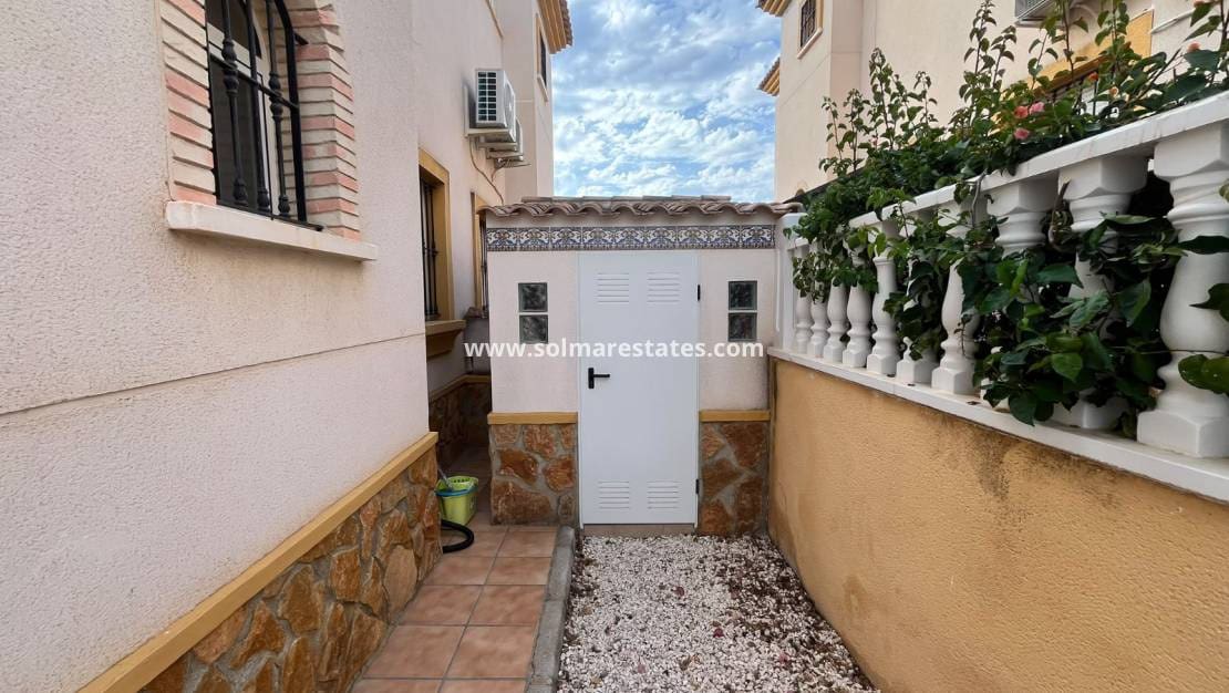3 sovrum Semi-fristående Villa till salu i Villamartin med pool - 224 950 € (Ref: 10120887)