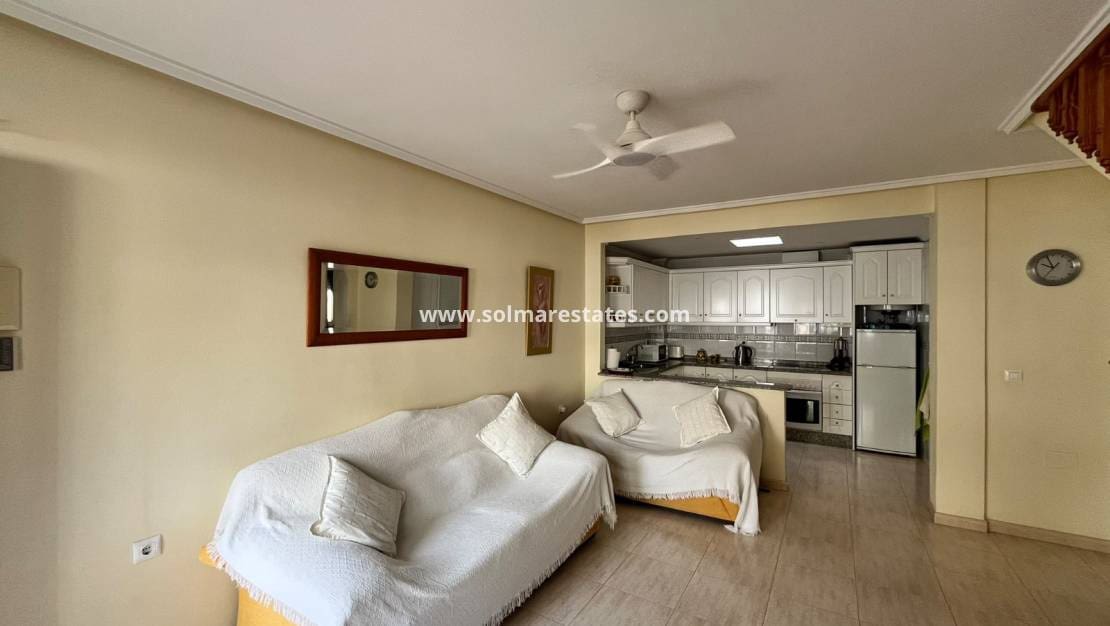 3 sovrum Semi-fristående Villa till salu i Villamartin med pool - 224 950 € (Ref: 10120887)
