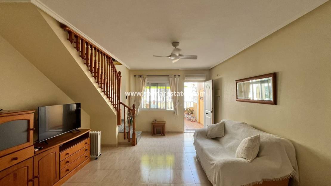 3 sovrum Semi-fristående Villa till salu i Villamartin med pool - 224 950 € (Ref: 10120887)