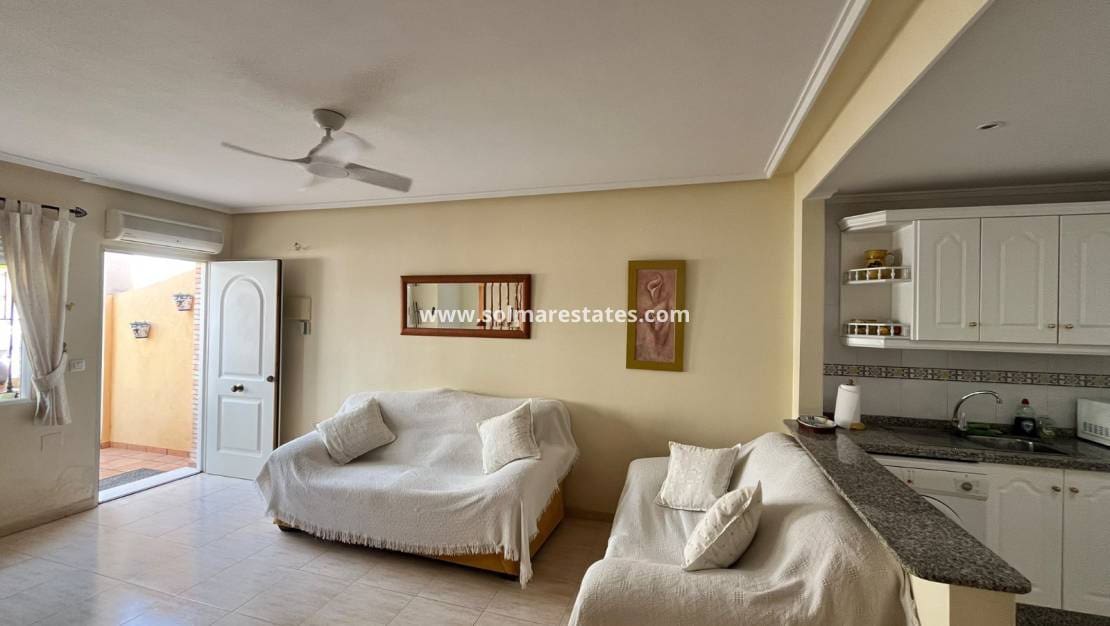 3 sovrum Semi-fristående Villa till salu i Villamartin med pool - 224 950 € (Ref: 10120887)