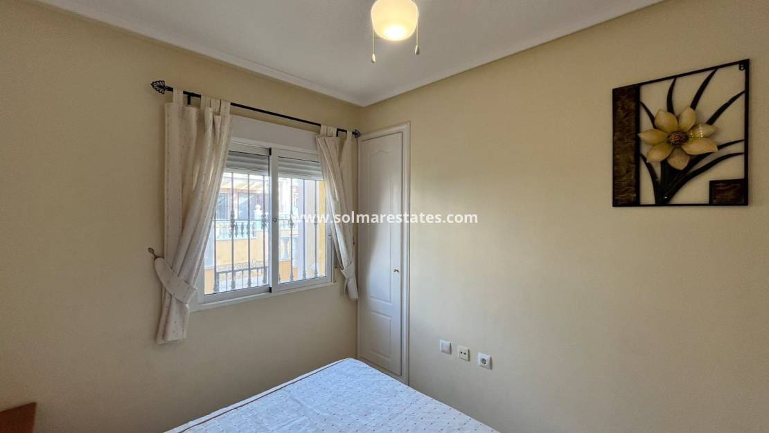 3 sovrum Semi-fristående Villa till salu i Villamartin med pool - 224 950 € (Ref: 10120887)