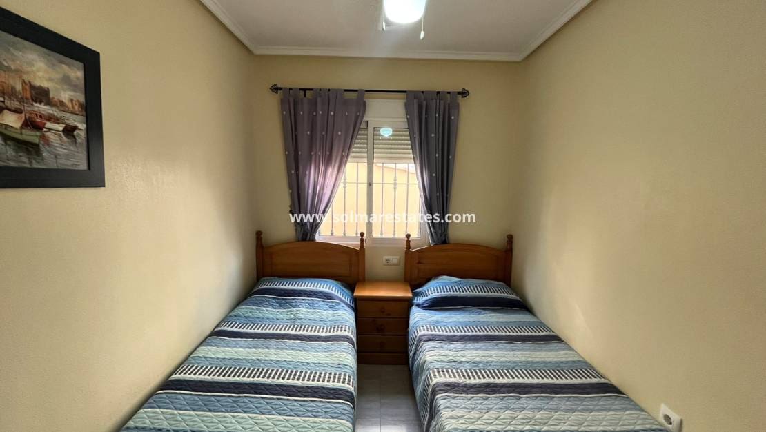 3 sovrum Semi-fristående Villa till salu i Villamartin med pool - 224 950 € (Ref: 10120887)