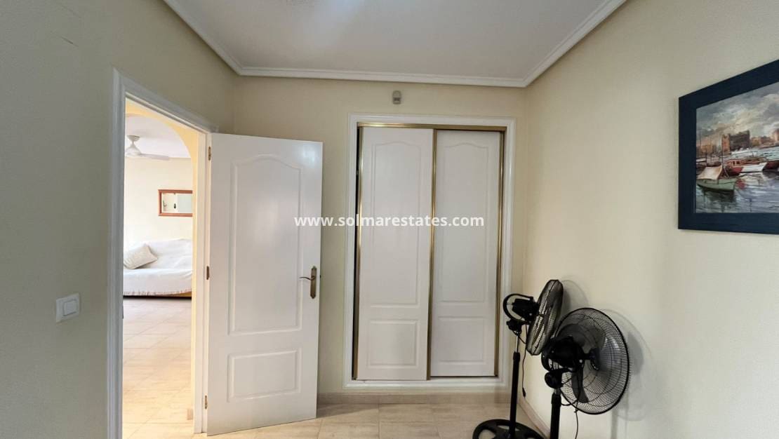 3 sovrum Semi-fristående Villa till salu i Villamartin med pool - 224 950 € (Ref: 10120887)