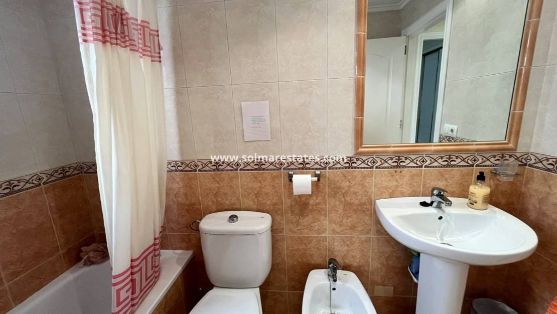 3 sovrum Semi-fristående Villa till salu i Villamartin med pool - 224 950 € (Ref: 10120887)