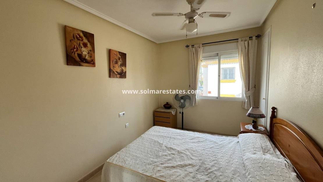 3 sovrum Semi-fristående Villa till salu i Villamartin med pool - 224 950 € (Ref: 10120887)