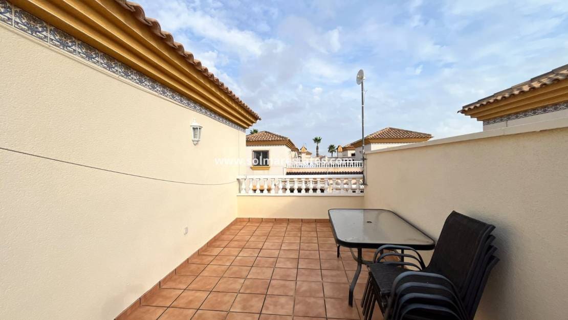 3 sovrum Semi-fristående Villa till salu i Villamartin med pool - 224 950 € (Ref: 10120887)