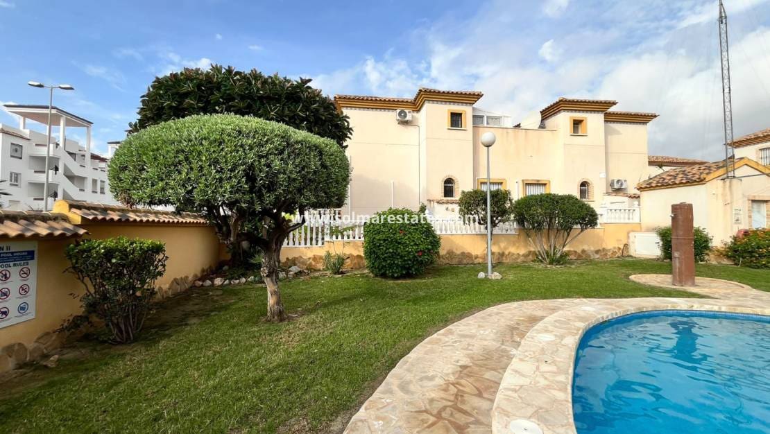 3 sovrum Semi-fristående Villa till salu i Villamartin med pool - 224 950 € (Ref: 10120887)