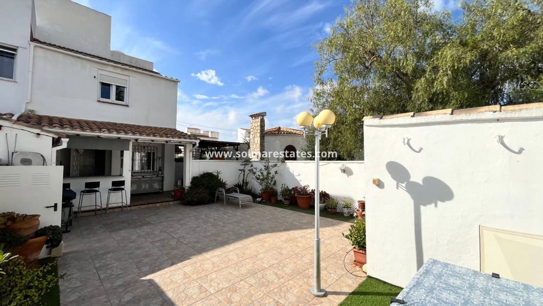 3 sypialnia Dom blizniak na sprzedaż w Villamartin - 245 000 € (Ref: 10127306)