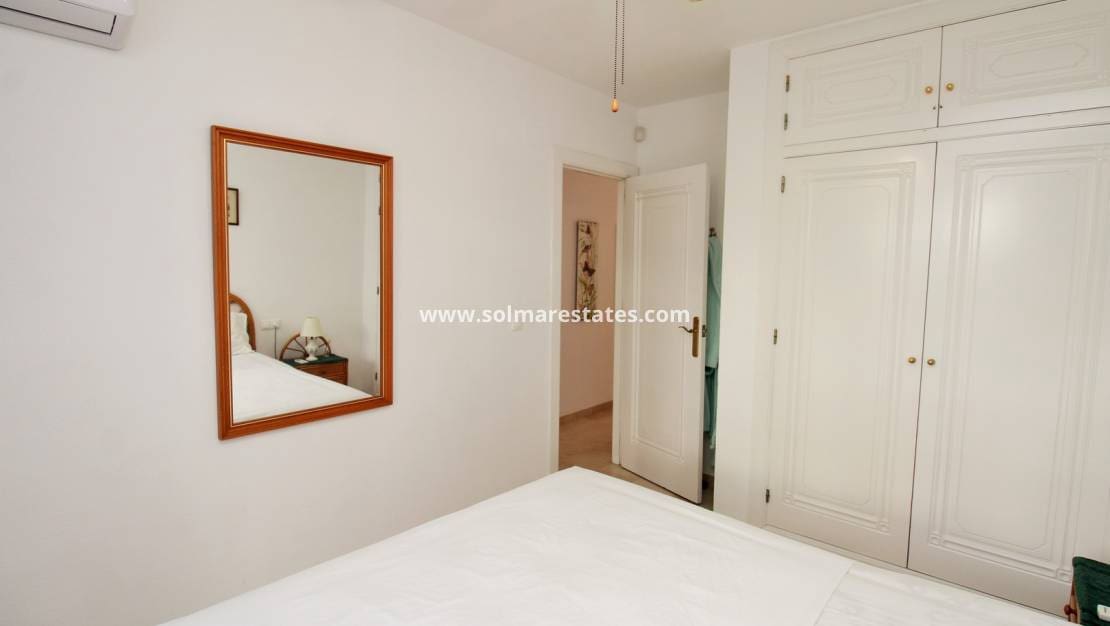 2 sypialnia Bungalow na sprzedaż w Villamartin z basenem - 219 950 € (Ref: 10130619)