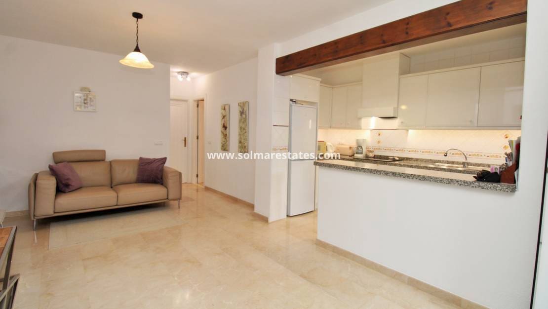 2 sypialnia Bungalow na sprzedaż w Villamartin z basenem - 219 950 € (Ref: 10130619)