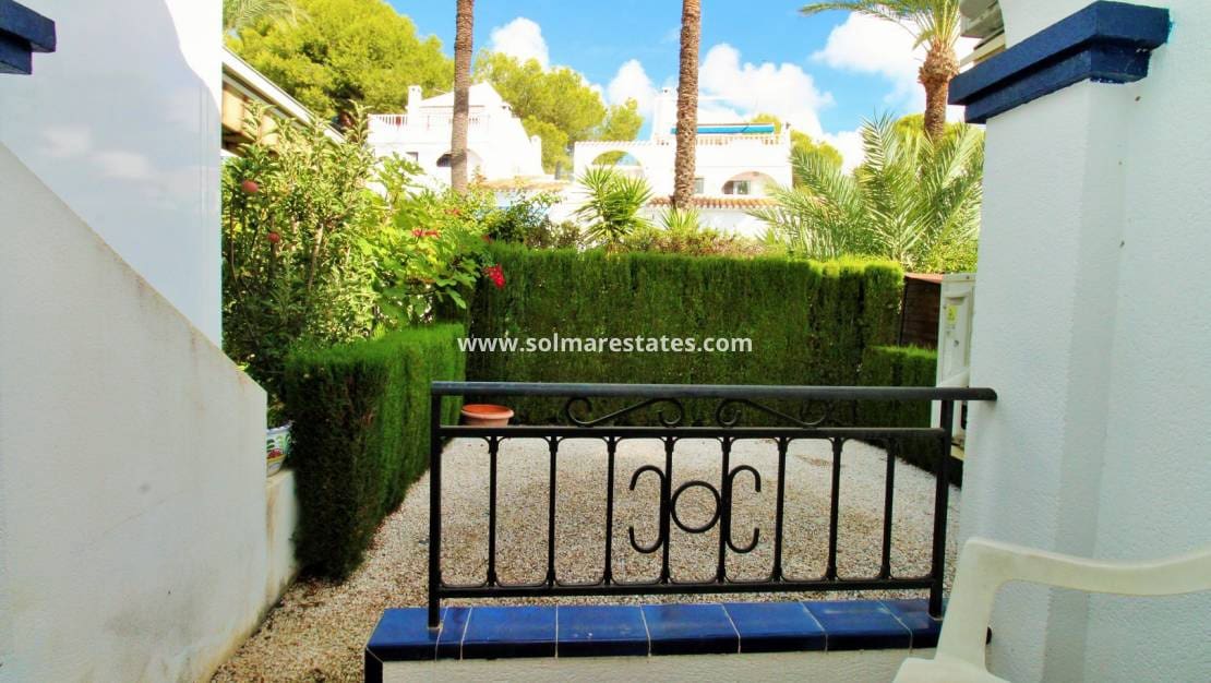 2 sypialnia Bungalow na sprzedaż w Villamartin z basenem - 219 950 € (Ref: 10130619)