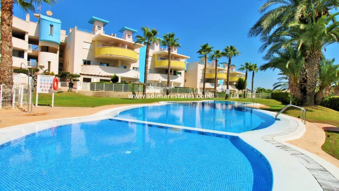2 quarto Apartamento para venda em Villamartin com piscina garagem - 184 900 € (Ref: 10130620)