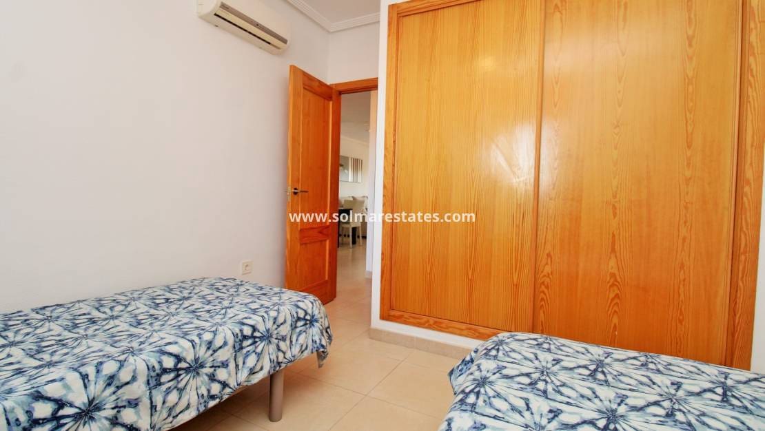 2 quarto Apartamento para venda em Villamartin com piscina garagem - 184 900 € (Ref: 10130620)