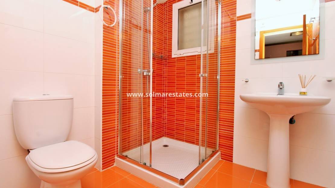 2 quarto Apartamento para venda em Villamartin com piscina garagem - 184 900 € (Ref: 10130620)