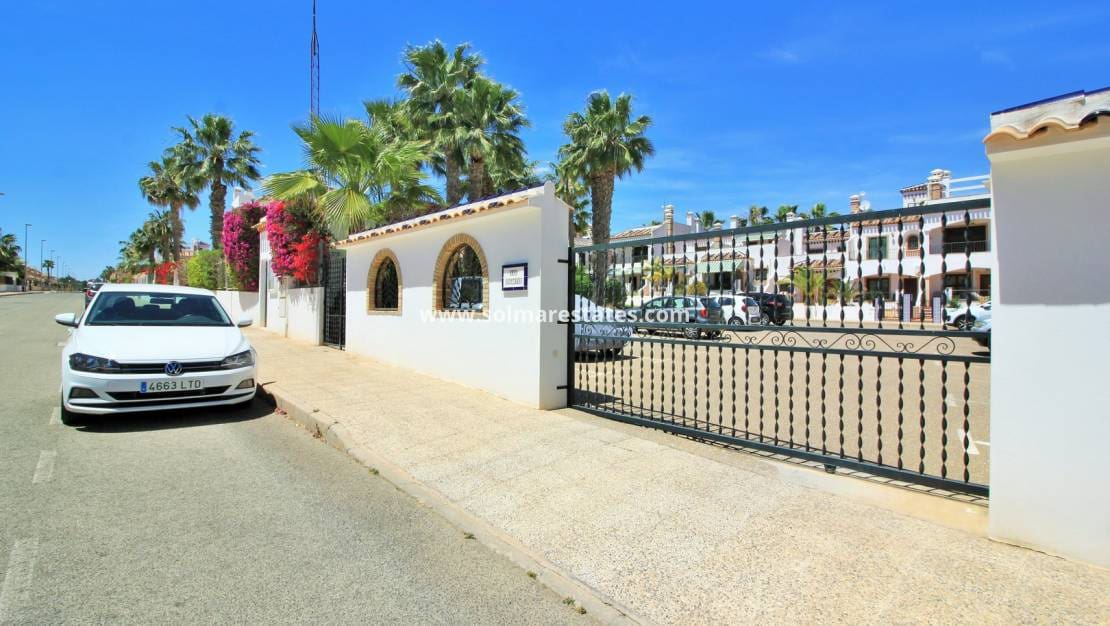 2 makuuhuone Huoneisto myytävänä paikassa Villamartin mukana uima-altaan - 189 950 € (Ref: 10130621)