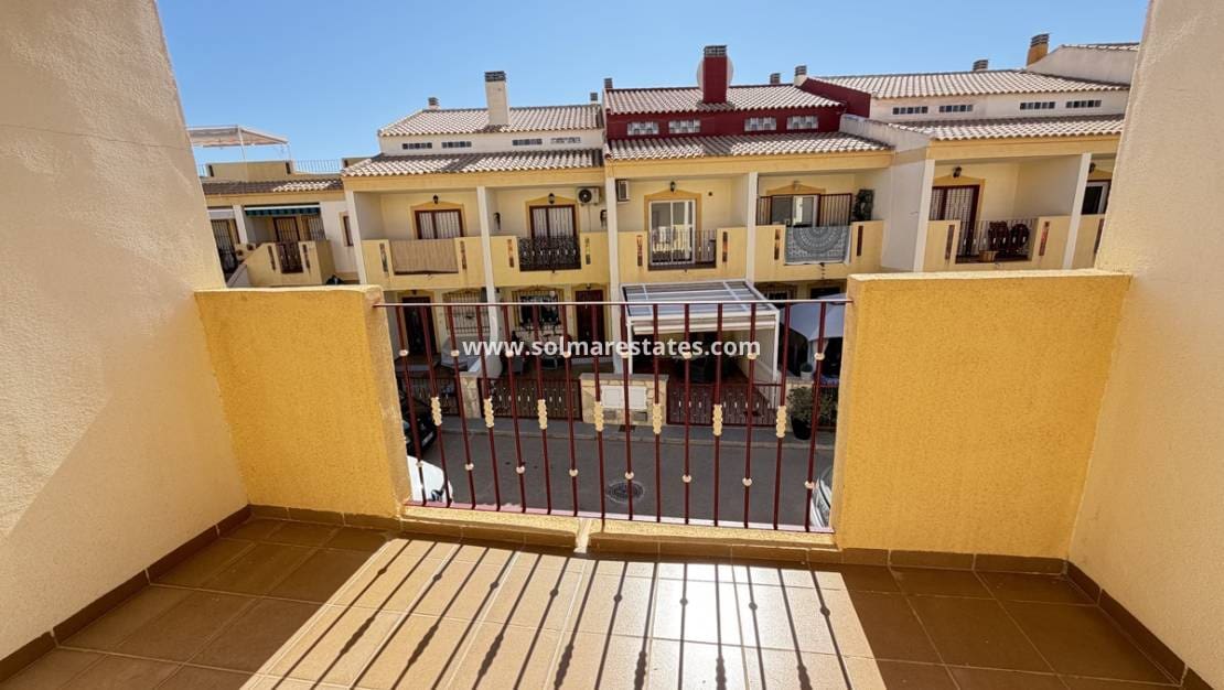 3 quarto Casa em Banda para venda em La Zenia com piscina - 214 995 € (Ref: 10130622)