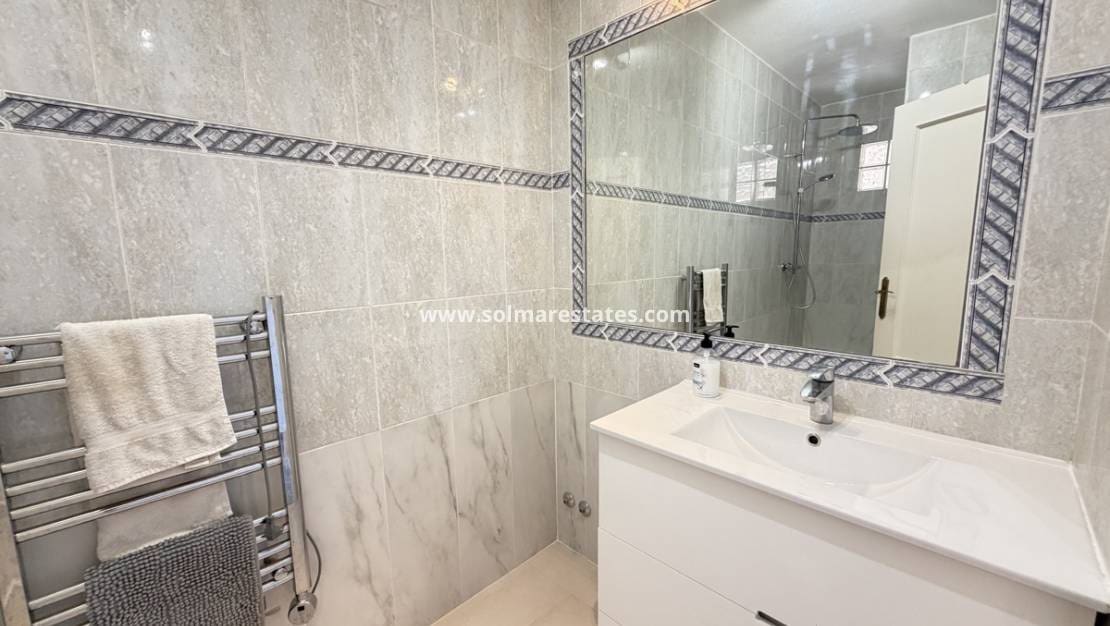 3 quarto Casa em Banda para venda em La Zenia com piscina - 214 995 € (Ref: 10130622)