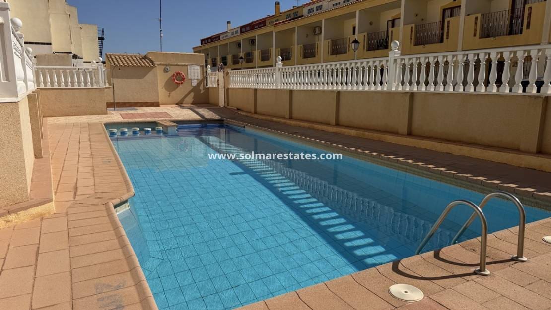 3 quarto Casa em Banda para venda em La Zenia com piscina - 214 995 € (Ref: 10130622)